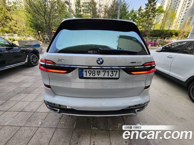 BMW X7 (G07) xDrive 40i M Sport 6인승, 2025 4