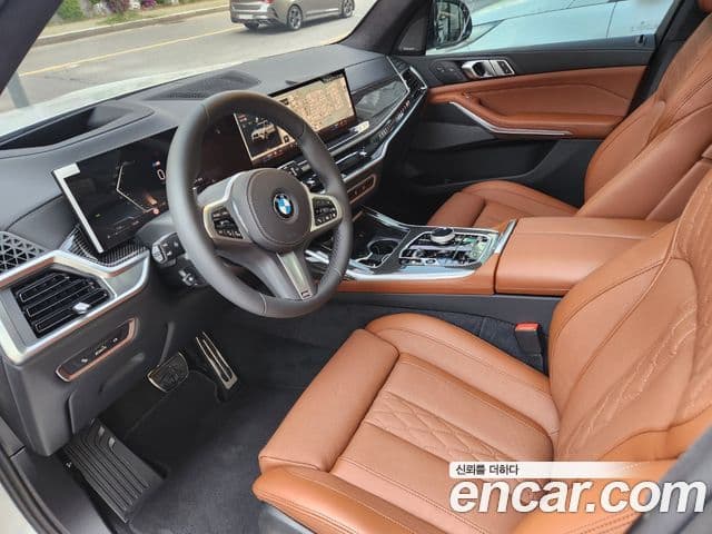 BMW X7 (G07) xDrive 40i M Sport 6인승, 2025 7