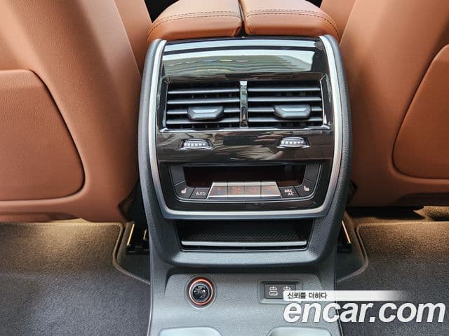 BMW X7 (G07) xDrive 40i M Sport 6인승, 2025 14