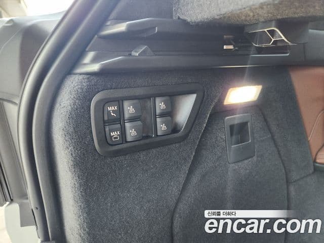 BMW X7 (G07) xDrive 40i M Sport 6인승, 2025 16