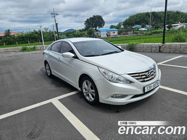 Hyundai YF Sonata Premier, 2011 3