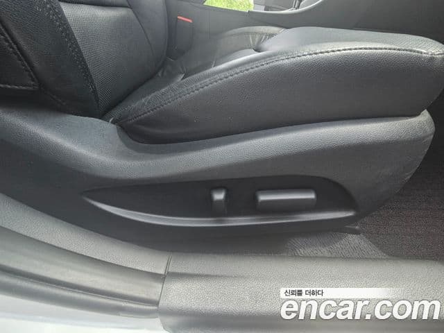 Hyundai YF Sonata Premier, 2011 11