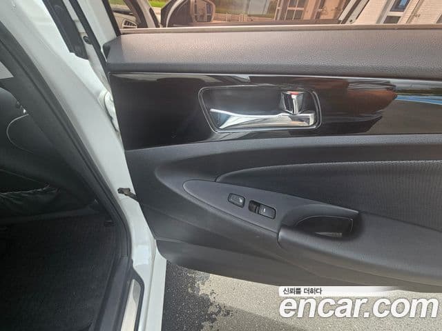 Hyundai YF Sonata Premier, 2011 16