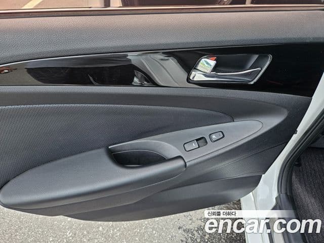 Hyundai YF Sonata Premier, 2011 17