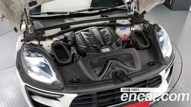 Porsche Macan 95B, 2018 6