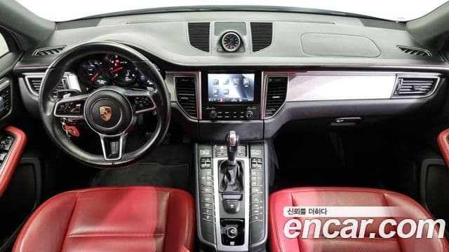 Porsche Macan 95B, 2018 7