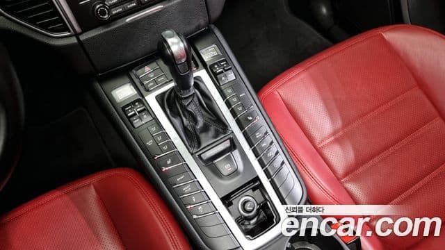 Porsche Macan 95B, 2018 9
