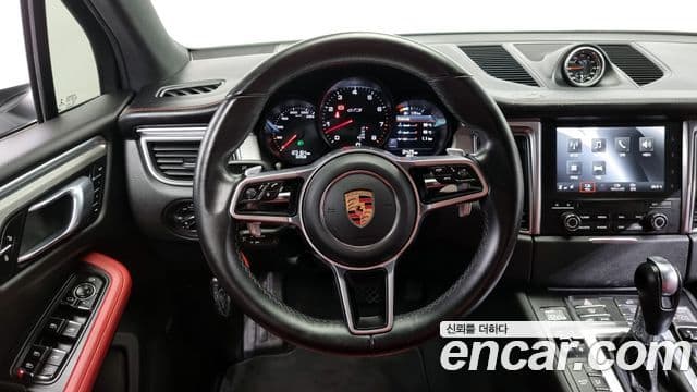 Porsche Macan 95B, 2018 13
