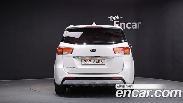 Kia All New Carnival Noblesse, 2015 4