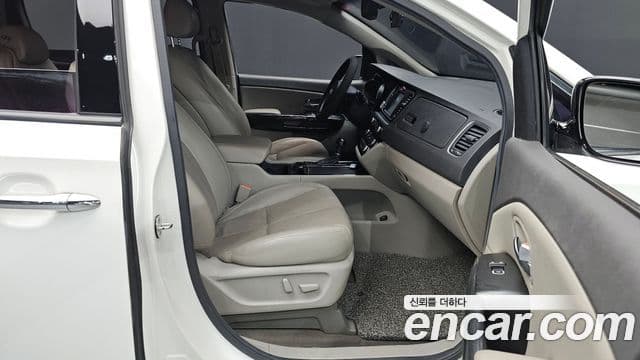 Kia All New Carnival Noblesse, 2015 11