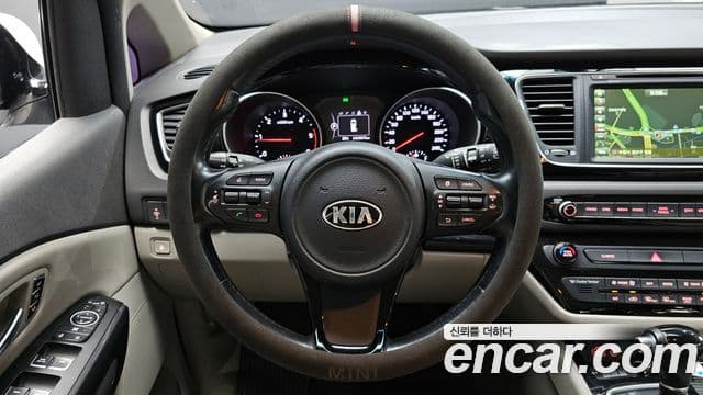 Kia All New Carnival Noblesse, 2015 13