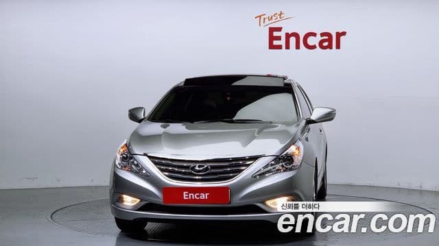 Hyundai YF Sonata LPI Premier(для людей с инвалидностью), 2012 3