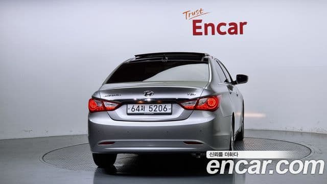 Hyundai YF Sonata LPI Premier(для людей с инвалидностью), 2012 4