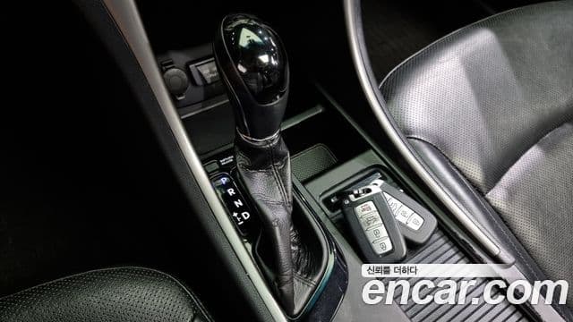 Hyundai YF Sonata LPI Premier(для людей с инвалидностью), 2012 9