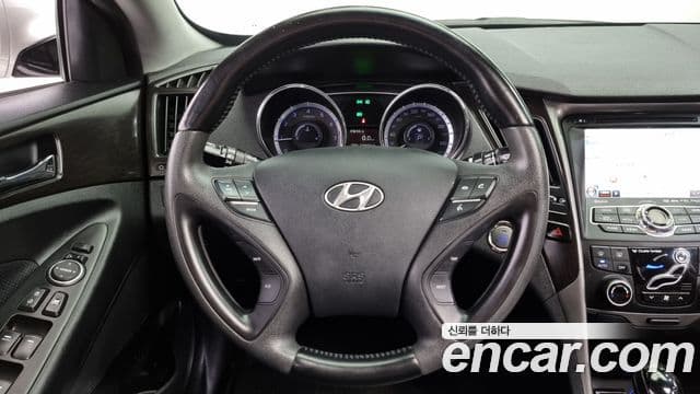 Hyundai YF Sonata LPI Premier(для людей с инвалидностью), 2012 12