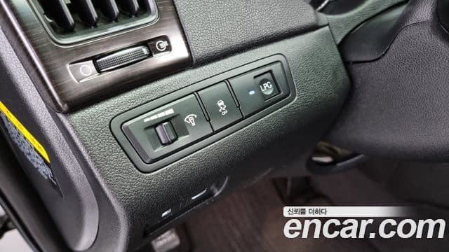 Hyundai YF Sonata LPI Premier(для людей с инвалидностью), 2012 15