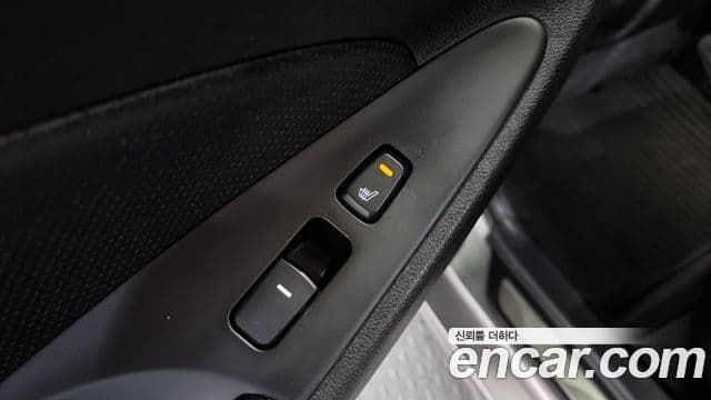 Hyundai YF Sonata LPI Premier(для людей с инвалидностью), 2012 20