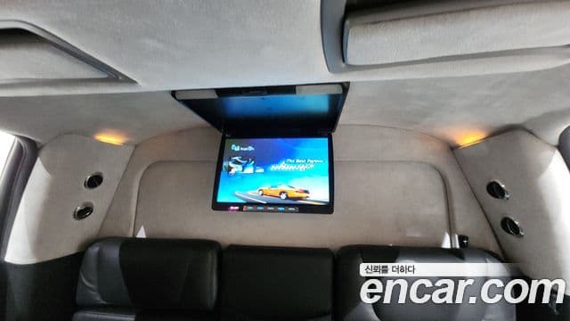 Cadillac DTS 4.6 лимузин, 2008 18