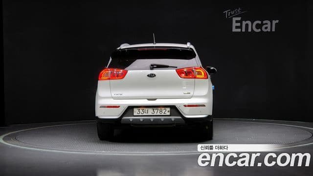 Kia Niro Prestige, 2018 4