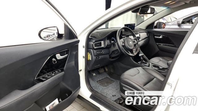 Kia Niro Prestige, 2018 10