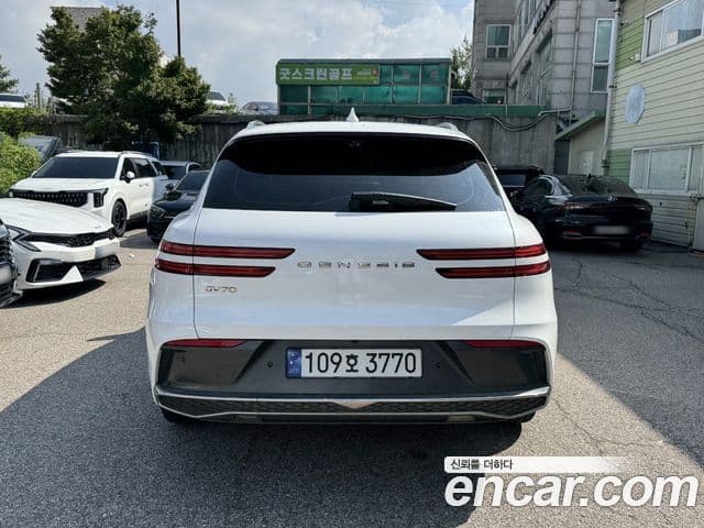 Genesis GV70, 2025 4
