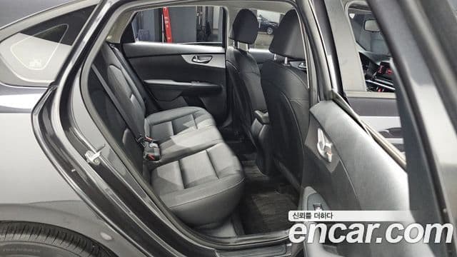 Kia The / новый New K3 2세대 Trendy, 2022 12