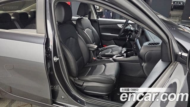 Kia The / новый New K3 2세대 Trendy, 2022 13