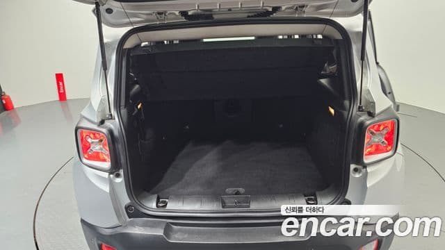 Jeep Renegade 2.0 дизель Limited AWD, 2015 20