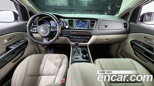 Kia All New Carnival Luxury, 2015 7
