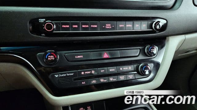 Kia All New Carnival Luxury, 2015 16