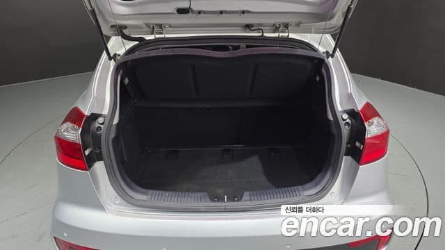 Kia The / новый New Pride Luxury, 2015 20