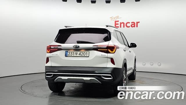 Kia Seltos Signature, 2022 4