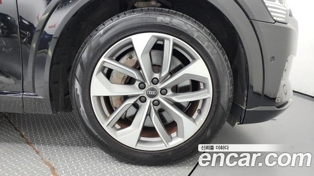 Audi e-Tron, 2020 все фото