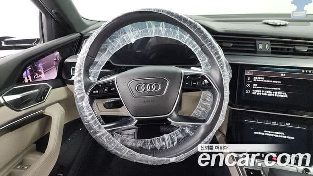 Audi e-Tron, 2020 13