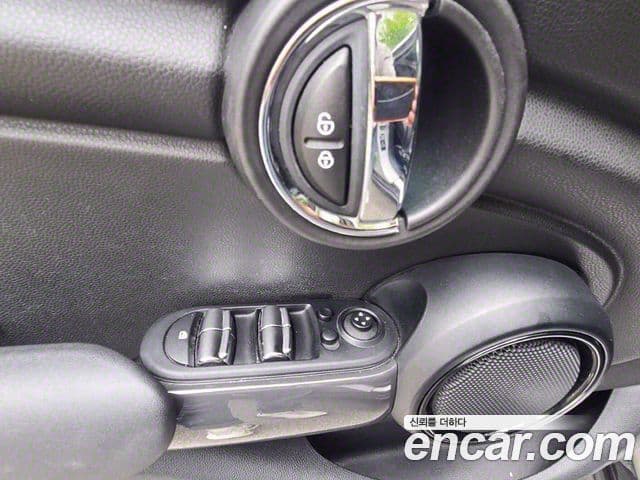 Mini Cooper D 3세대, 2015 13