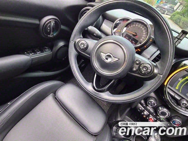 Mini Cooper D 3세대, 2015 18