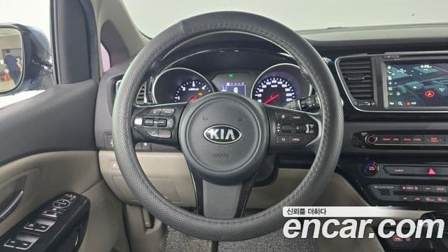 Kia All New Carnival Prestige, 2015 9