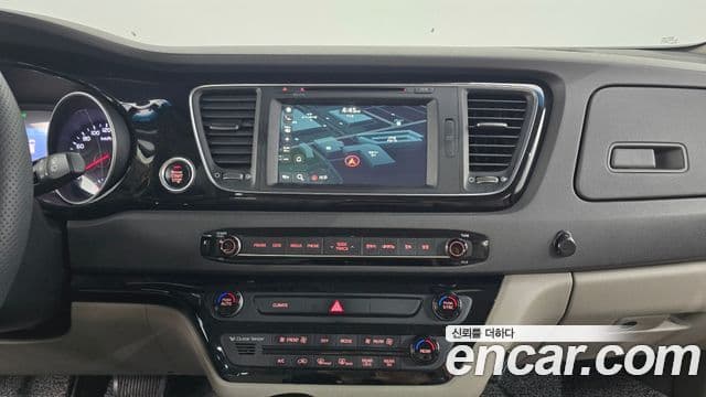 Kia All New Carnival Prestige, 2015 11