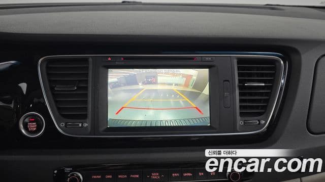 Kia All New Carnival Prestige, 2015 12