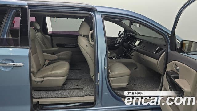 Kia All New Carnival Prestige, 2015 14