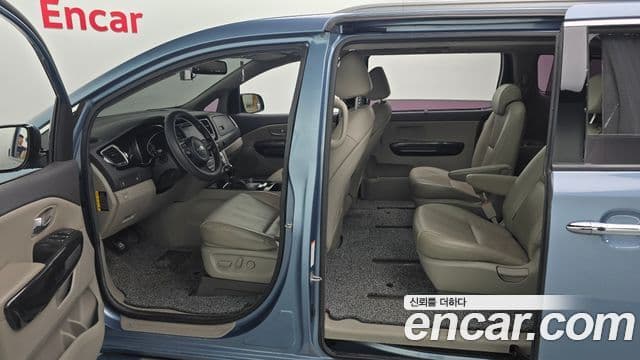 Kia All New Carnival Prestige, 2015 15