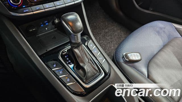 Hyundai Ioniq гибрид, 2016 9