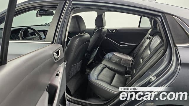 Hyundai Ioniq гибрид, 2016 12