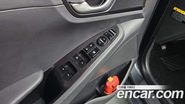 Hyundai Ioniq гибрид, 2016 17