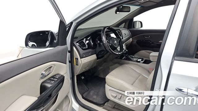 Kia All New Carnival Prestige, 2015 10