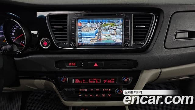 Kia All New Carnival Prestige, 2015 20