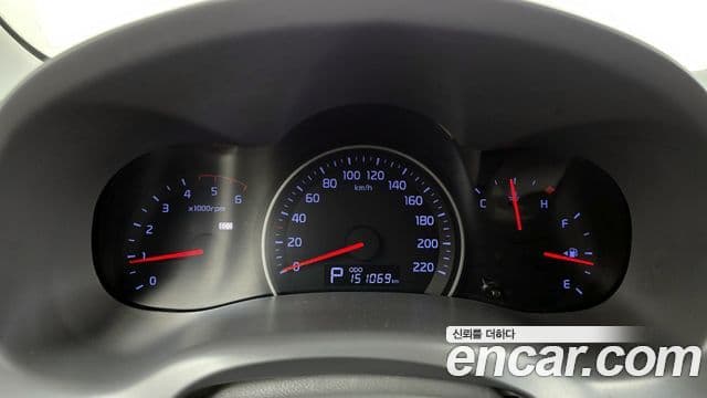 Kia Carnival R Premium, 2012 8