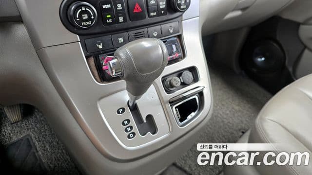 Kia Carnival R Premium, 2012 9