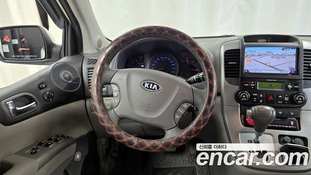Kia Carnival R Premium, 2012 13