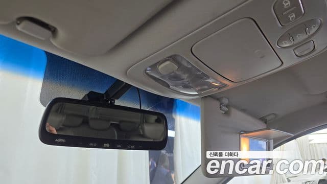 Kia Carnival R Premium, 2012 17